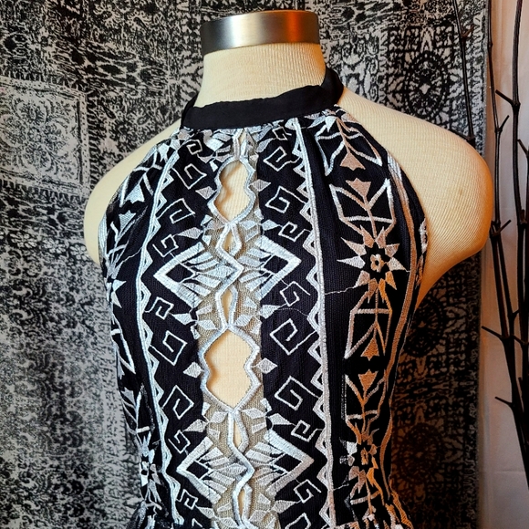 JEN'S PIRATE BOOTY...STUNNING DRESS - Picture 2 of 10